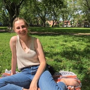 Meet your Posher, Chloé